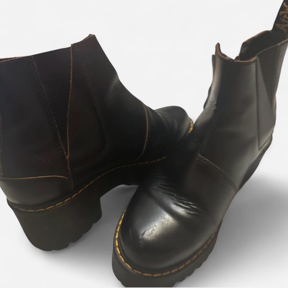 Dr. Martens ROMETTY II VINTAGE SMOOTH LEATHER CHELSEA BOOTS - Picture 1 of 7